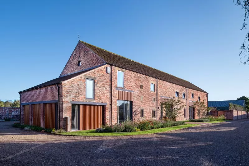ElmsallBarn001